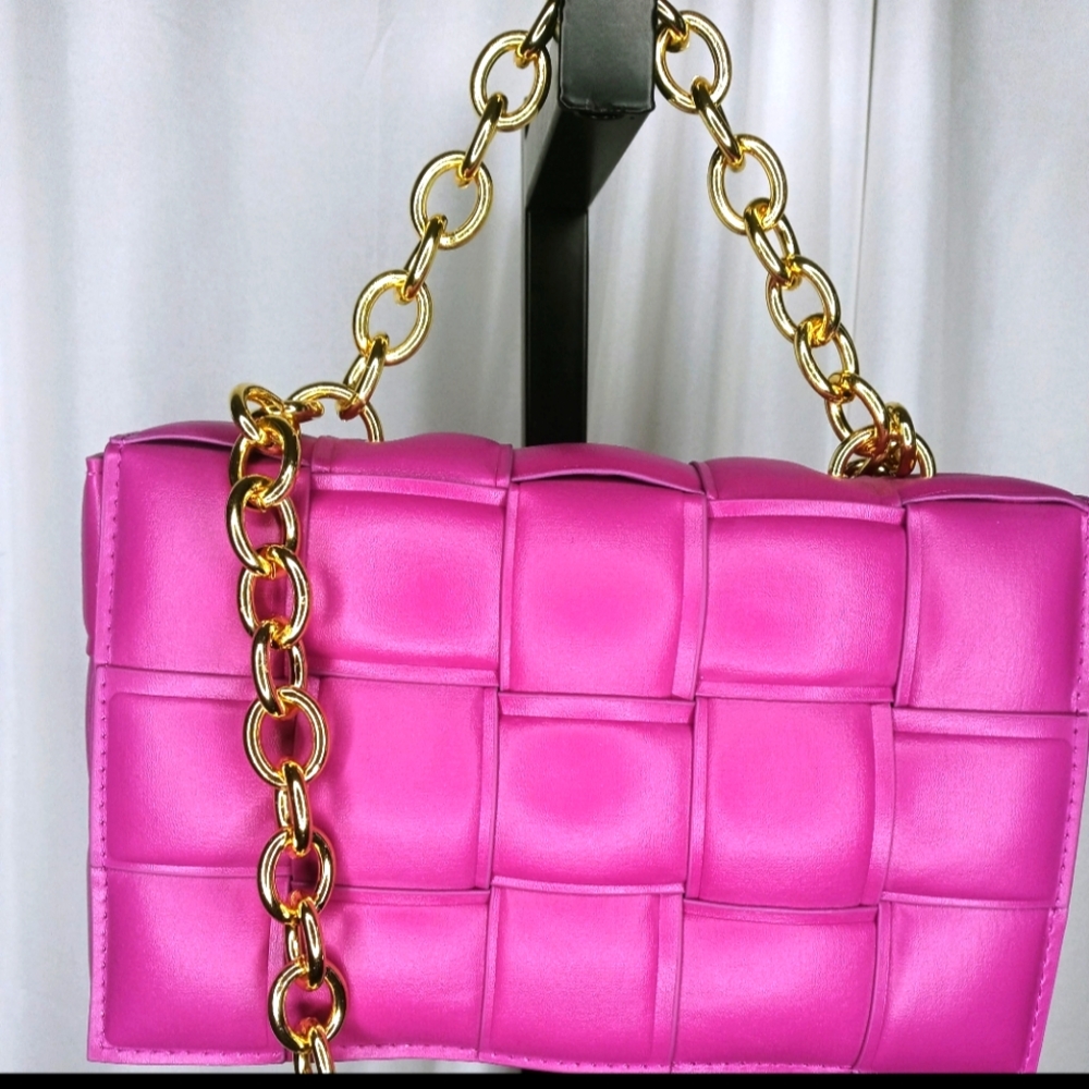 *NWT* Woven Texture Handle Bag/Crossbody in Fuchsia